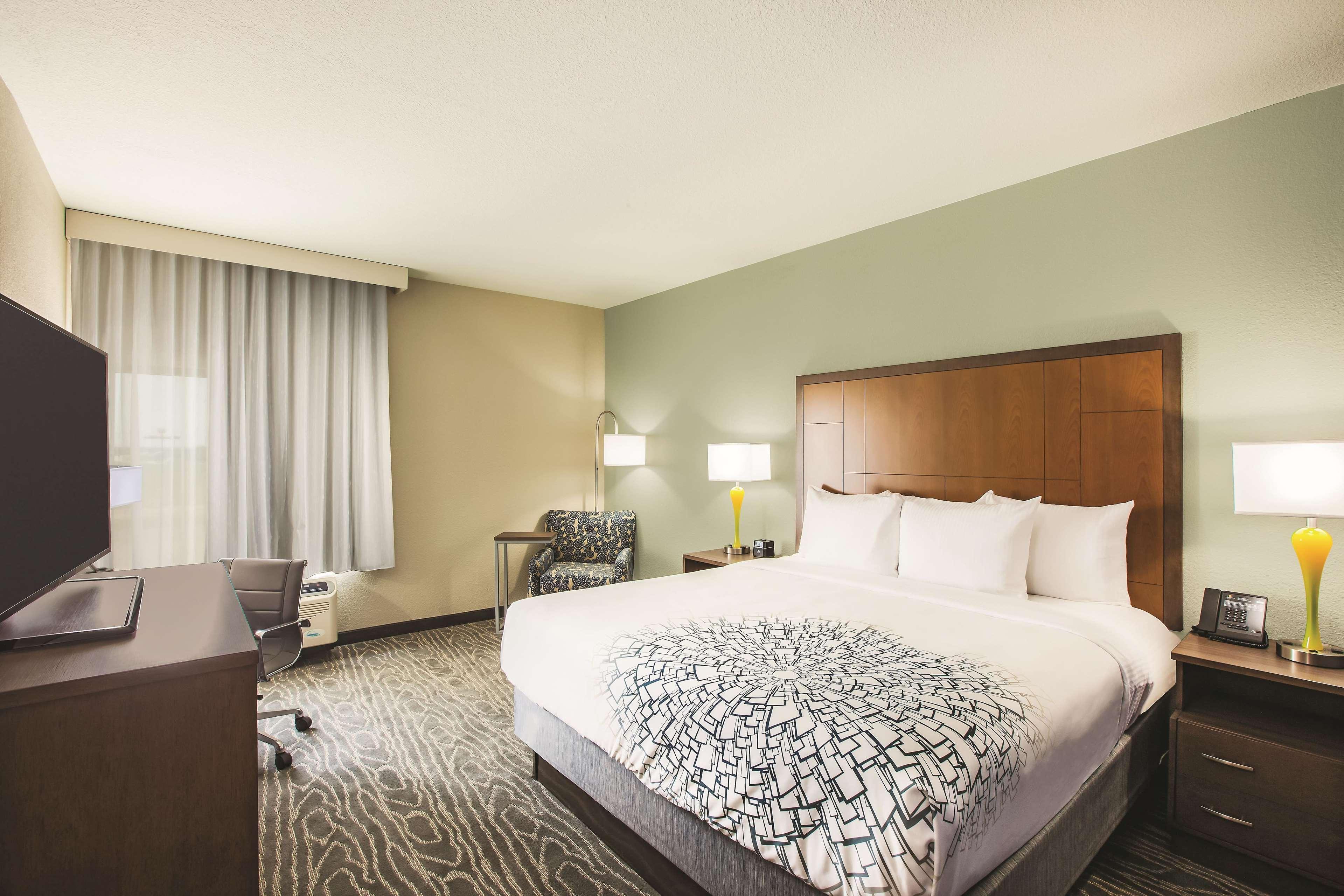 Hotel La Quinta By Wyndham Wichita Northeast Exterior foto